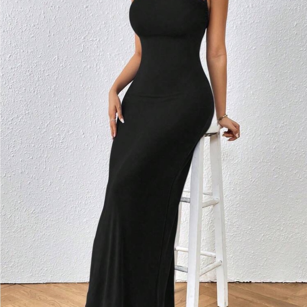 SHEIN Black Asymmetrical Halter Bodycon Dress